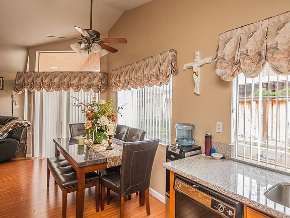 5th image of 11339 Larchwood Dr