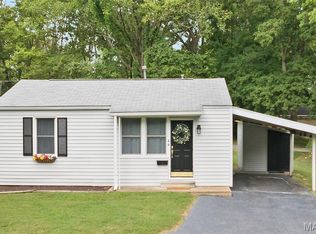 44 Apple Tree Ln, Belleville, IL 62221