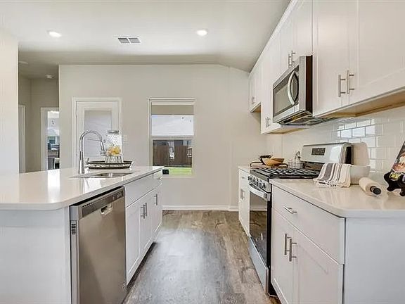 4th image of 6320 Armadillo Ct
