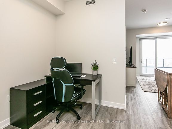5th image of 5 Wellington St S #1607