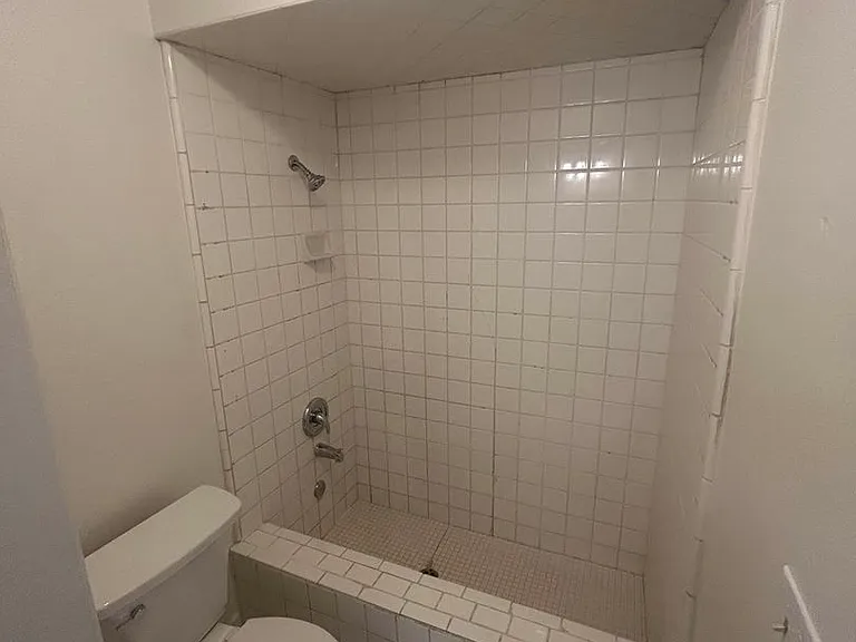 3501 Bernard St #1B — Photo 17