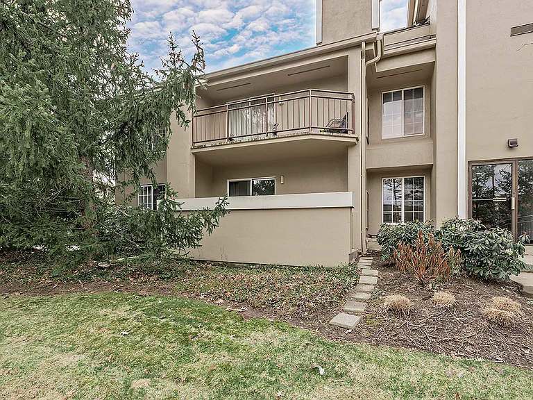 26101 Village Ln #107 — Photo 35