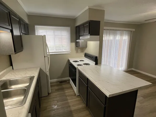 12111 - 12113 N. Woodcrest Dr., 12111-12113 N Woodcrest Dr #12111, Dunlap, IL 61525