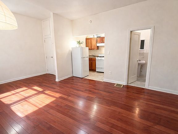 3rd image of 350 Greene Ave APT 5