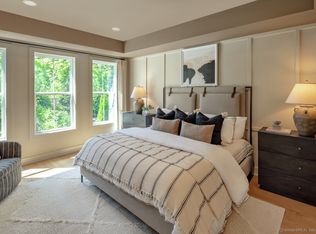 7 Heritage Ln #67, Woodbridge, CT 06525