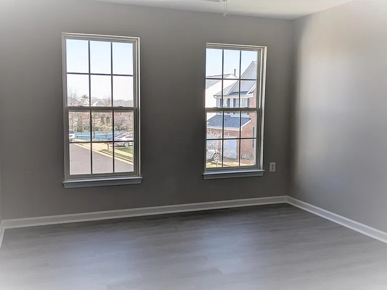 411 Hanrahan Ct SE — Photo 25