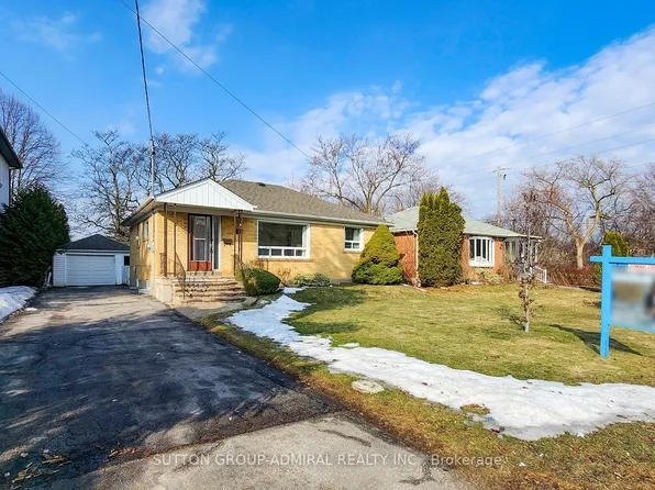50 Altamont Rd, Toronto, ON M2M 1S7