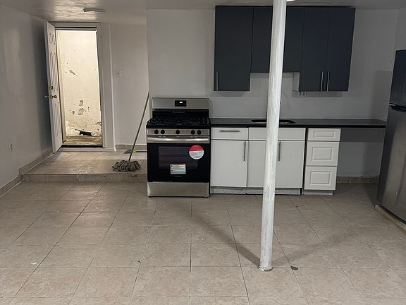 3rd image of 2418 Hughes Ave #B1