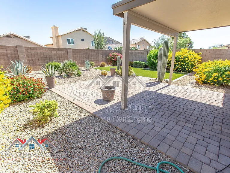 2105 E Donald Dr — Photo 28
