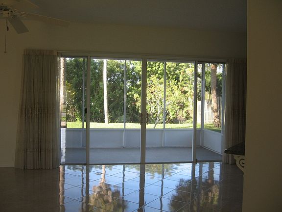 4th image of 3719 Woods Walk Blvd