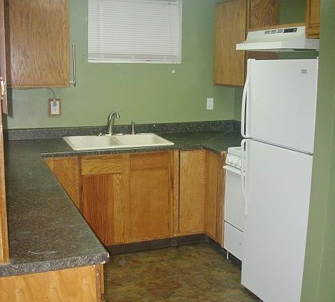 2nd image of 825 Avenue C APT 4