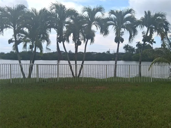 5245 SW 38th Ave, Fort Lauderdale, FL 33312