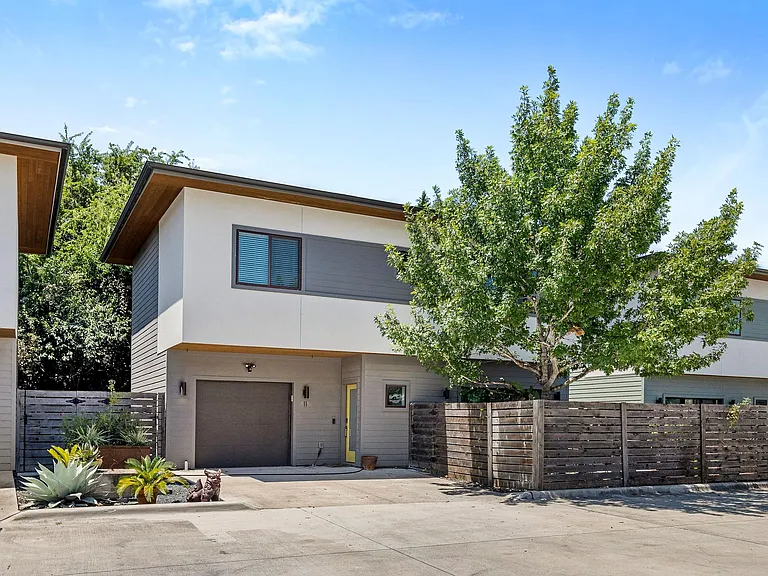 2101 Montopolis Dr #11 — Photo 1