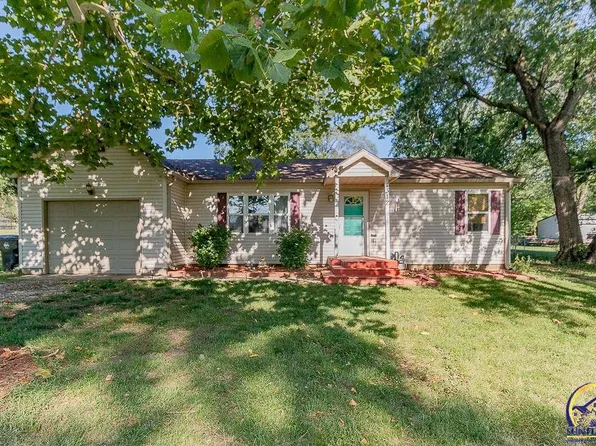 4312 NE Indian Creek Rd, Topeka, KS 66617