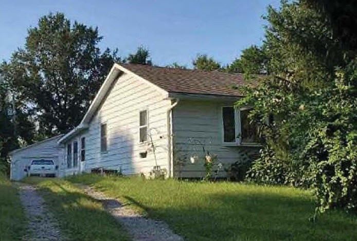 2nd image of 2726 Martha Ln