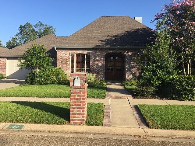 1st image of 104 Port Royal Cir