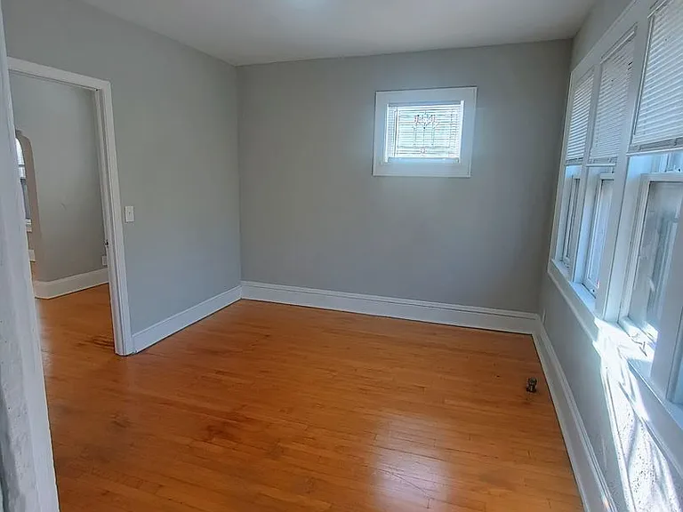 1650-52 N Arlington Pl — Photo 5