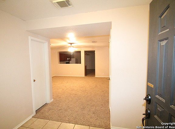 4th image of 10139 Amber Flora Dr