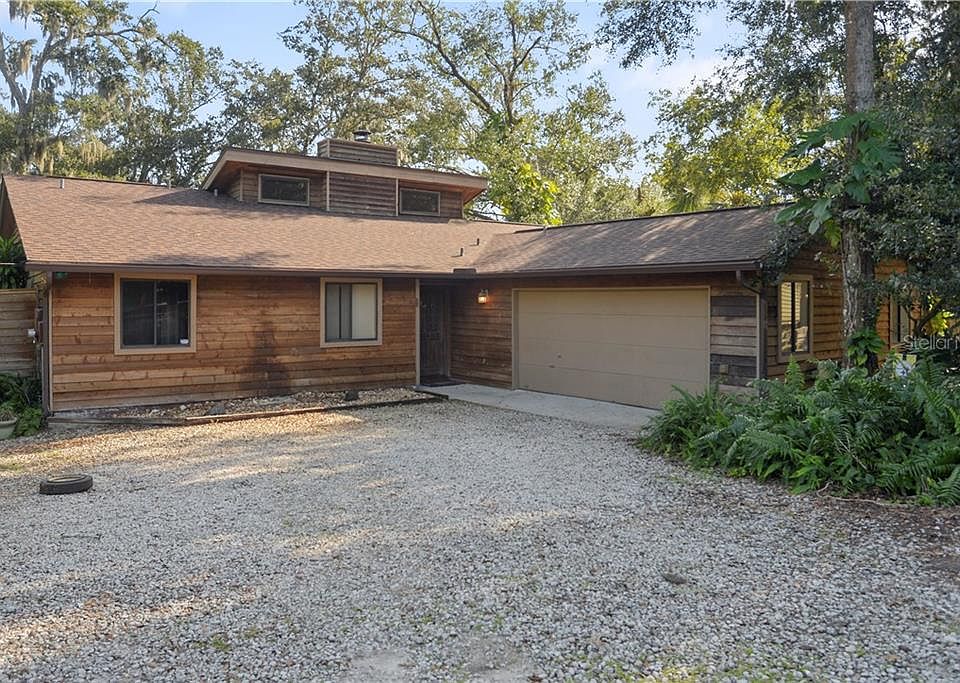 1st image of 949 Lake Ln