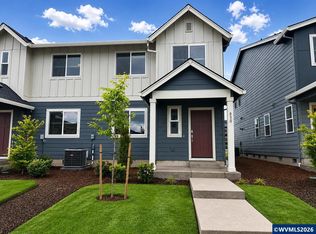830 Sifuentez Ct, Woodburn, OR 97071