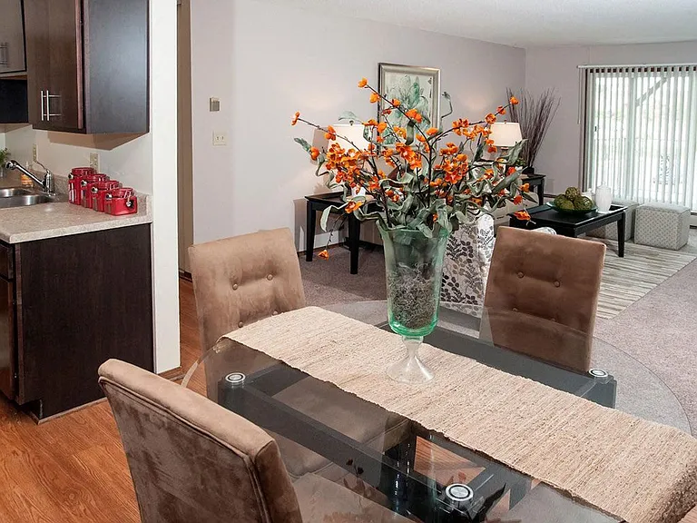Terra Pointe Apartments — Photo 31