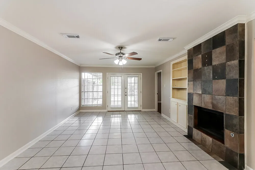 3 bed, 2.0 bath, 1517 sqft, $1,800 — Photo 4