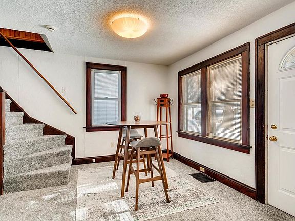 3rd image of 1833 Sherwood Ave