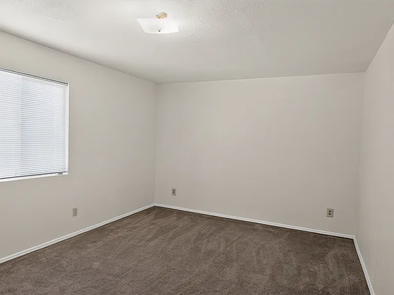 6255 E Ivy St — Photo 8