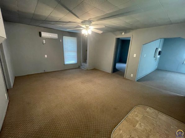 205 W 8th St, Lyndon, KS 66451