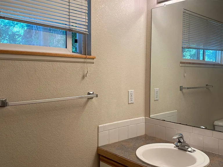 219 W Myrtle St #A — Photo 5
