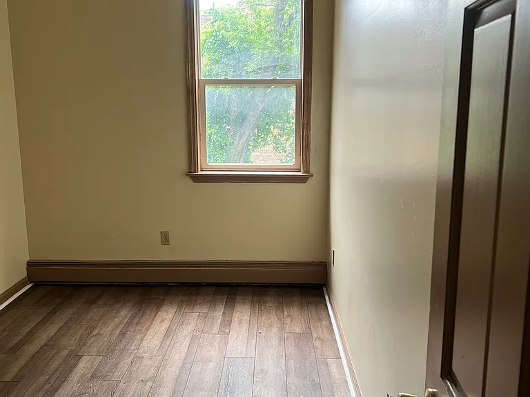 74 1st St #1 — Photo 9