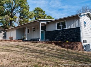 2232 N Briarwood Ln, Fayetteville, AR 72703