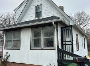 945 Sard Ave, Aurora, IL 60506