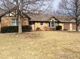 18 Mapleleaf Ln, Belleville, IL 62223