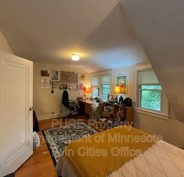 237 Cedar Lake Rd N #2 — Photo 10