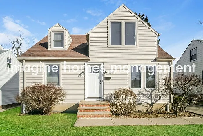 1131 Belrose Rd — Photo 1