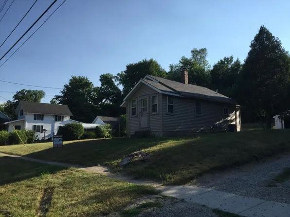1612 S Jefferson St, Hastings, MI 49058