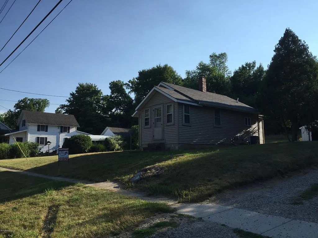 1612 S Jefferson St photo 1