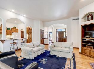 N52W16745 Oak Ridge Trl, Menomonee Falls, WI 53051