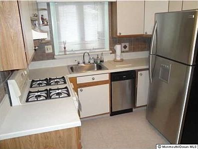 3rd image of 14 Bellflower Ct