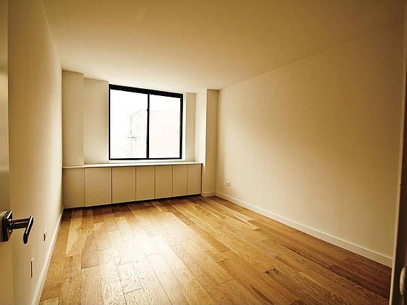 4th image of 247 E 28th St APT 11B