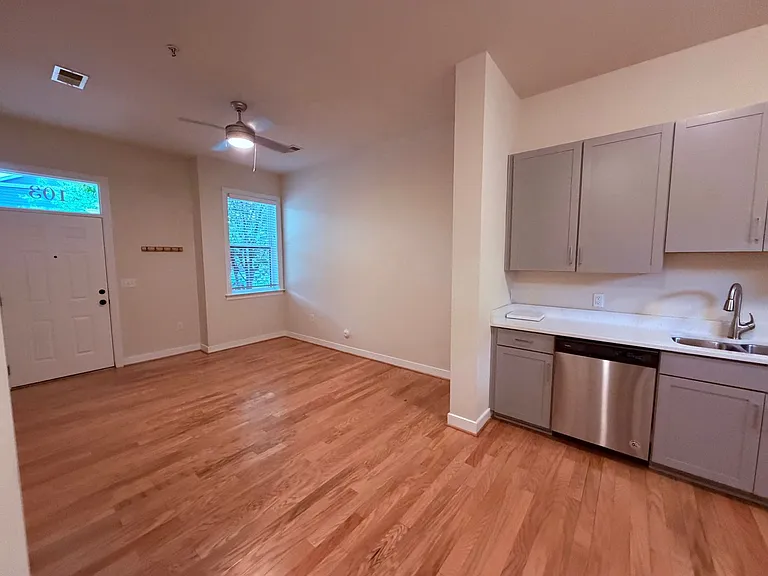 2910 Q St — Photo 20