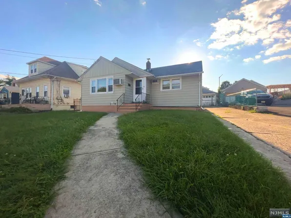 346-348 Wabash Ave, Paterson, NJ 07503