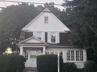 53 Old Dock Rd, Kings Park, NY 11754