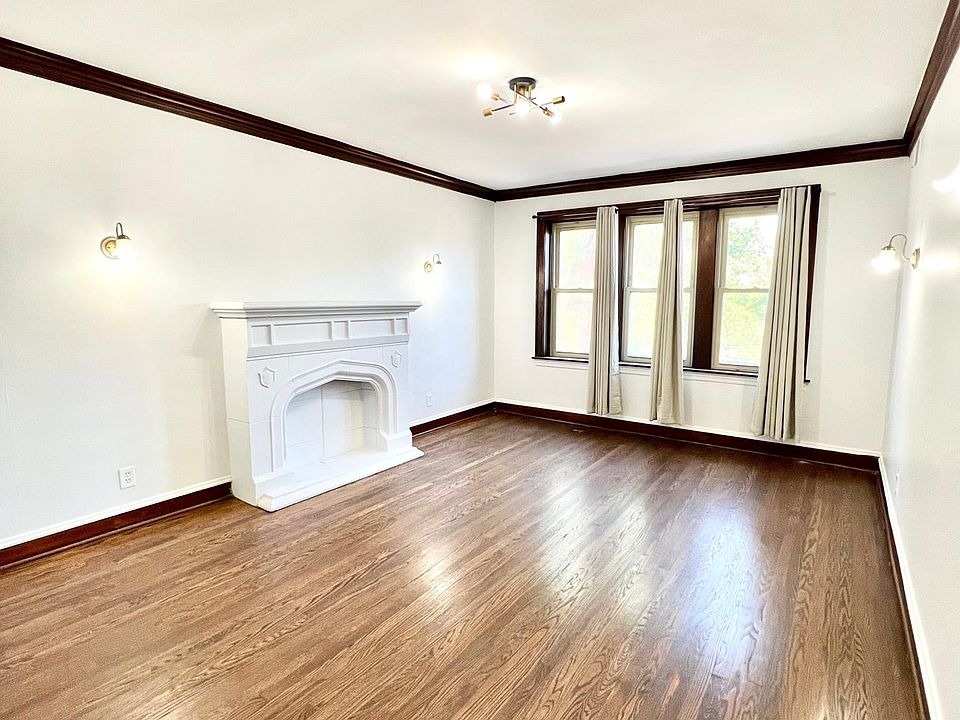 1st image of 1632 N California Ave #2
