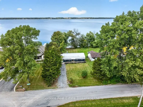 109 Prinyers Cove Cres, Prince Edward County, ON K0K 2T0
