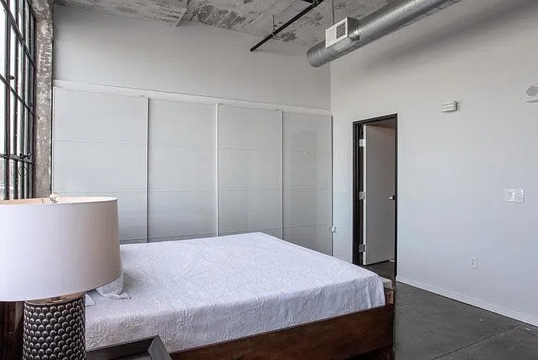 Apartment for Rent — Photo 2