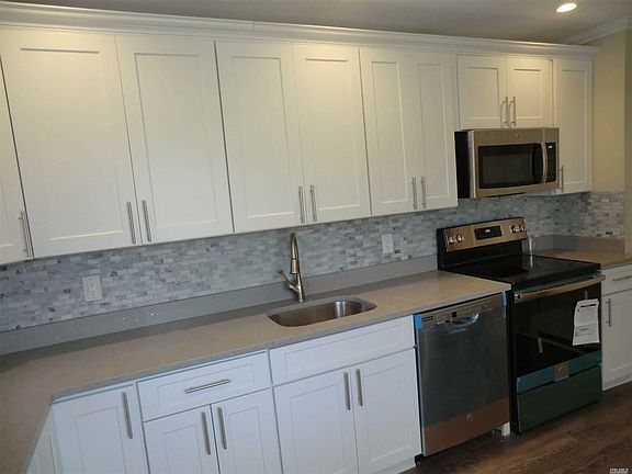 5th image of 25 Cliff Ln