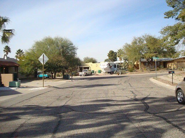 2nd image of 7351 N Sunny Ridge Pl