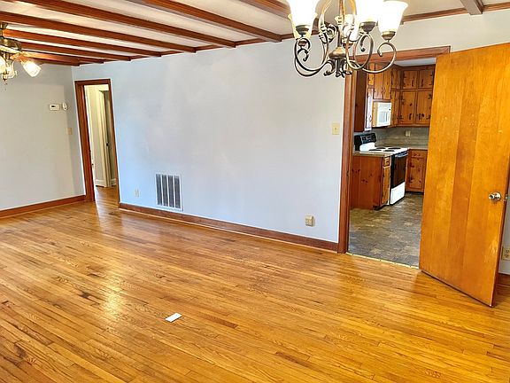 5th image of 103 Averett Ct
